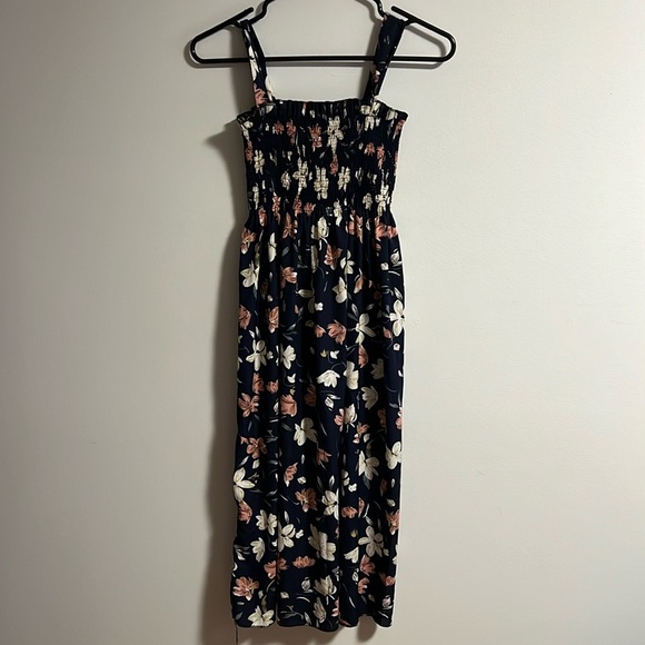 Lightweight midi dress - size medium - blue with a floral pattern - Picture 1 of 2